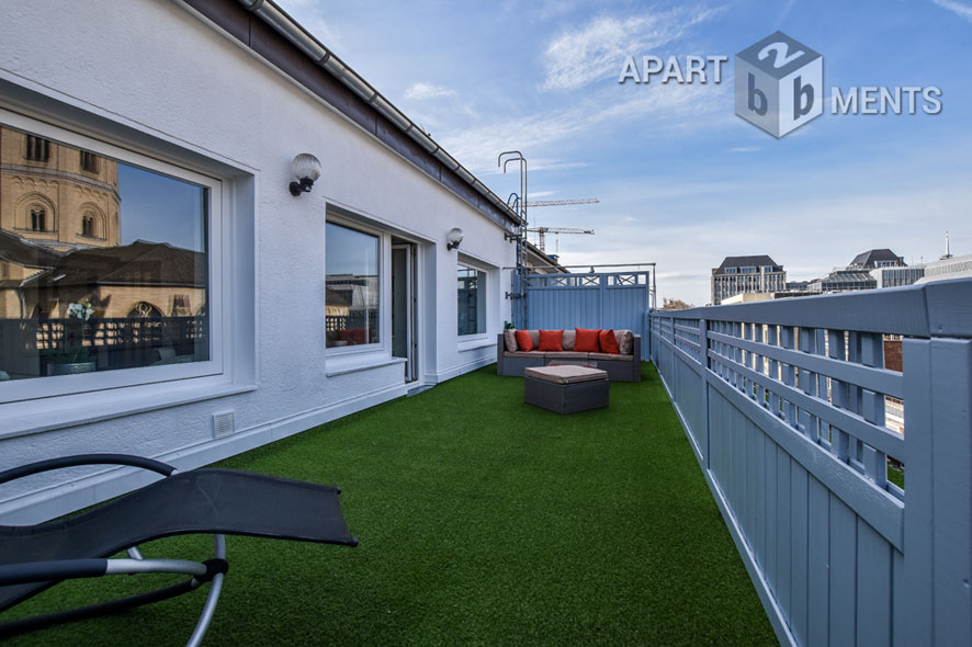 High-quality furnished 3-room penthouse with roof terrace in Cologne-Altstadt-North