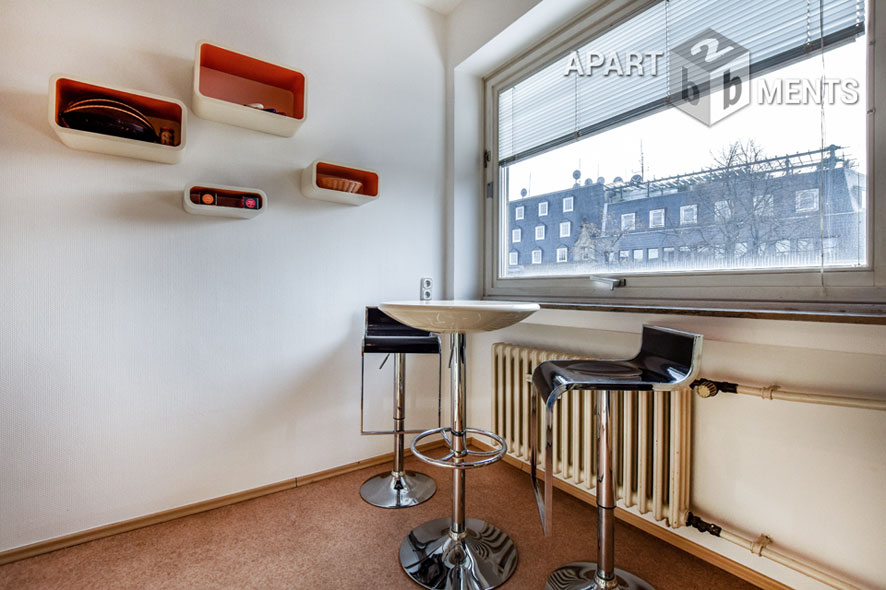 High-quality furnished 3-room penthouse with roof terrace in Cologne-Altstadt-North