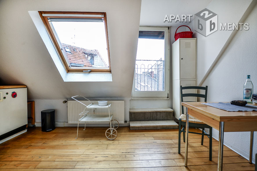Furnished and spacious maisonette with sunny balcony in Köln-Neustadt-Süd