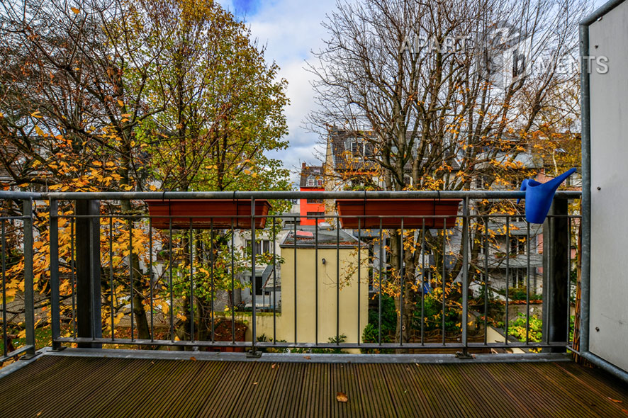 Modern furnished apartment with balcony in central but quiet residential area in Cologne-Altstadt-North