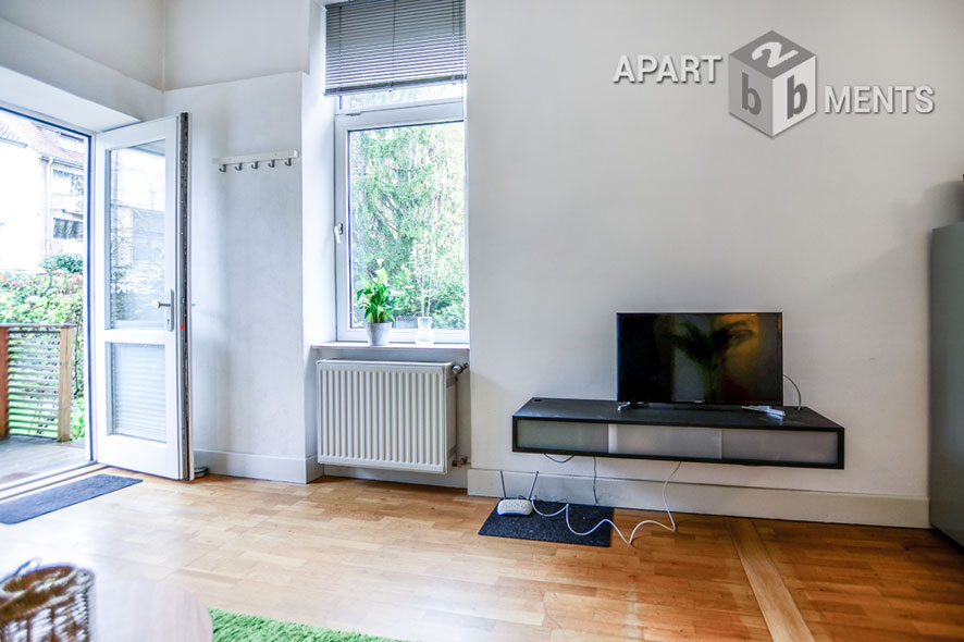 Möbliertes Altbau-Apartment mit hohen Decken und Balkon in Köln-Nippes