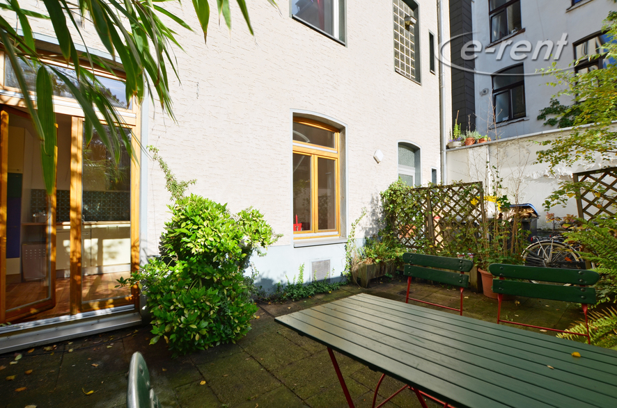 Möblierte und zentral gelegene Wohnung mit Terrasse in Köln Altstadt-Süd