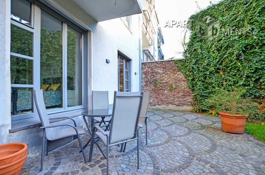 Modern möblierte Wohnung mit Terrasse und Garten in Köln-Altstadt-Nord im Gereonsviertel