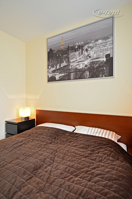 helle 2 Zimmer Wohnung mit Blick auf den Rhein und auf den Kölner Dom