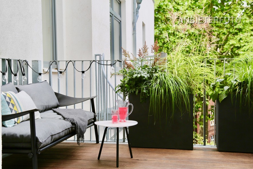 Offen gehaltene und modern möblierte Wohnung mit Balkon in Köln-Neustadt-Süd