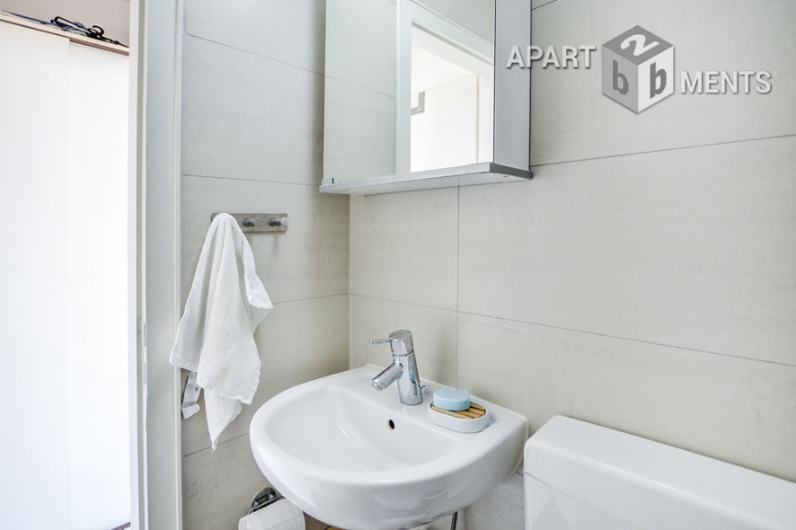 Möbliertes Apartment in zentraler aber sehr ruhiger Lage von Köln-Altstadt-Süd