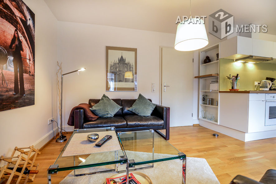 First-class furnished old building apartment in the heart of Cologne-Deutz