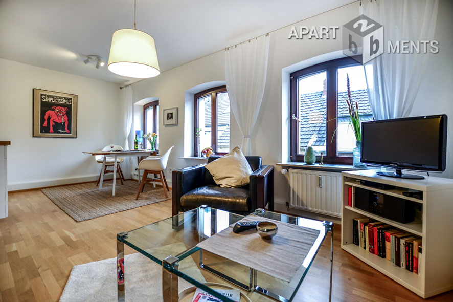 First-class furnished old building apartment in the heart of Cologne-Deutz