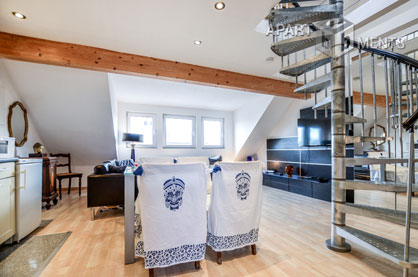 Modern furnished maisonette apartment with cathedral view in Cologne-Altstadt-North