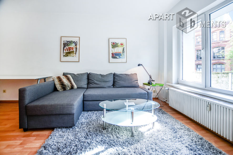 Modernly furnished and quiet apartment with balcony in Cologne-Altstadt-Süd