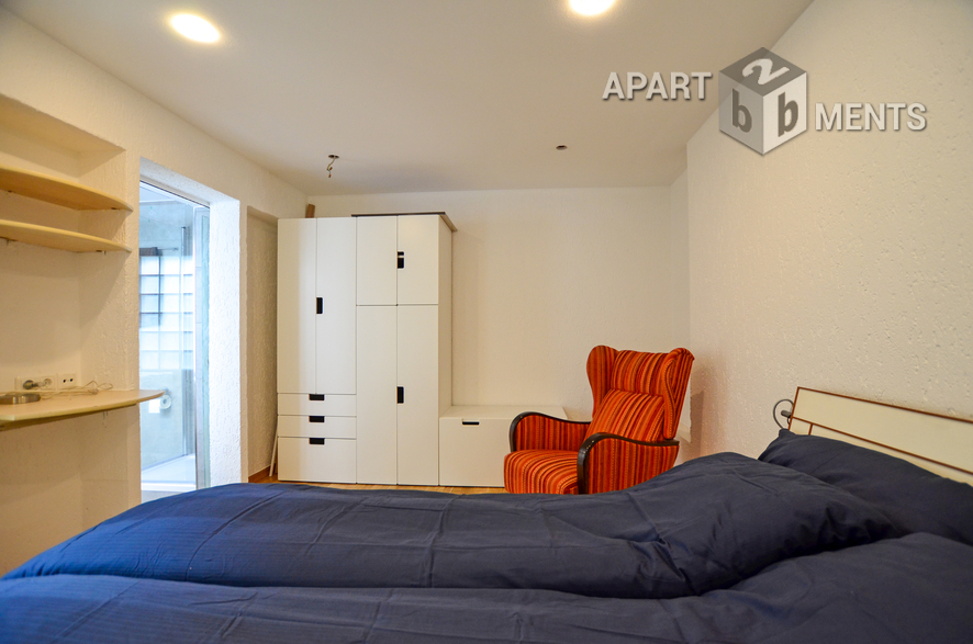 furnished and centrally located penthouse apartment in Cologne-Altstadt-Nord