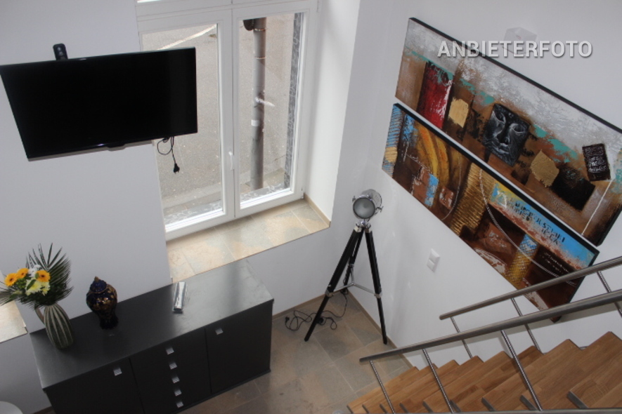 High-quality furnished apartment with gallery in Cologne-Altstadt-North