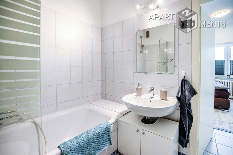 Möblierte 2-Zimmer-Wohnung mit Terrasse in Köln-Sülz