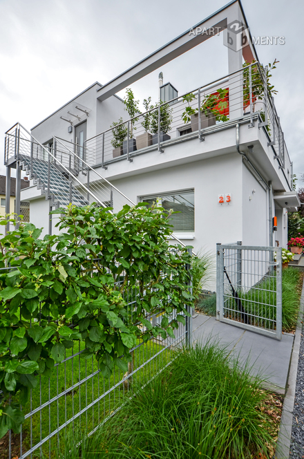 Modern und hochwertig möblierte Wohnung in Köln-Rodenkirchen