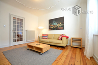 Stilvoll möblierte Wohnung in Köln-Müngersdorf mit Blick ins Grüne