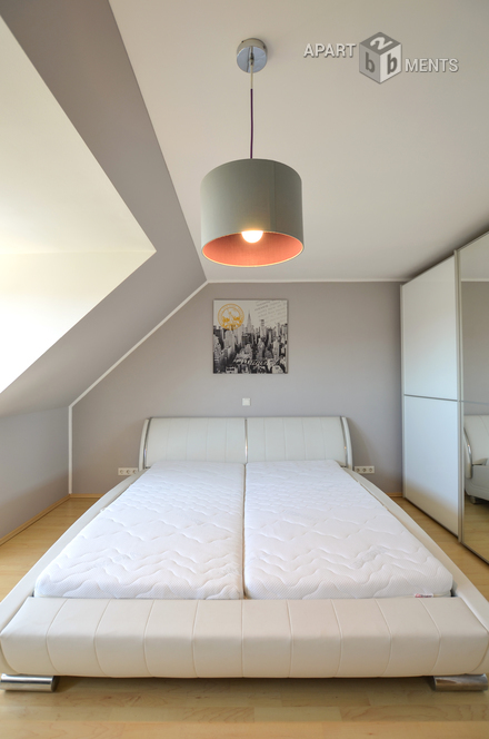 Modern und hochwertig möblierte Maisonette-Wohnung in Köln-Widdersdorf