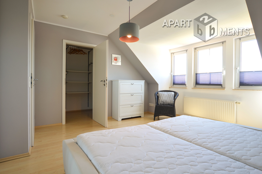 Modern und hochwertig möblierte Maisonette-Wohnung in Köln-Widdersdorf