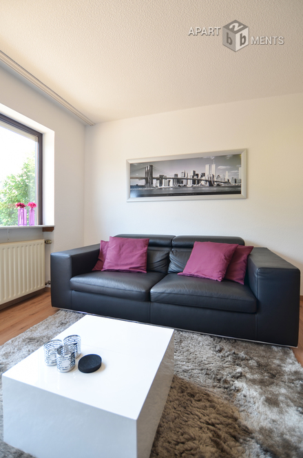 Möbliertes Wohnung mit Balkon in verkehrsgünstiger Lage in Köln-Holweide