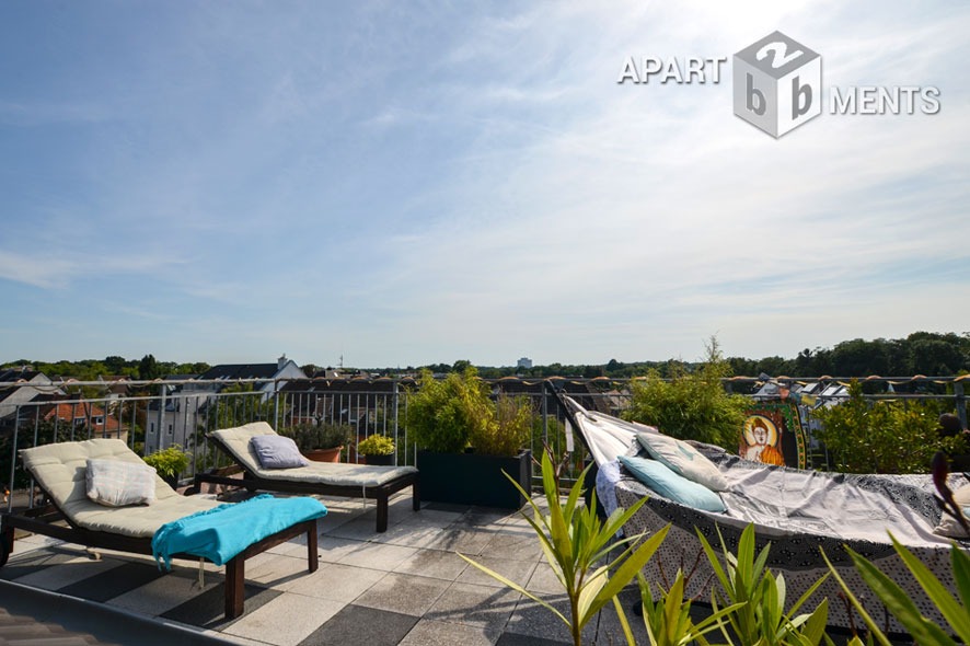 Modernly furnished maisonette apartment with roof terrace in Cologne-Sülz