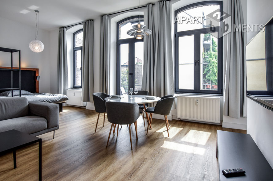 Modern möblierte Loft-Wohnung mit Balkon in Köln-Neustadt-Süd