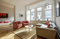 High-quality furnished and centrally located apartment in an old building in the Belgian Quarter