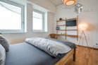 Hochwertig möblierte 2-Zimmer-Wohnung mit Blick auf den Rhein in Köln-Bayenthal