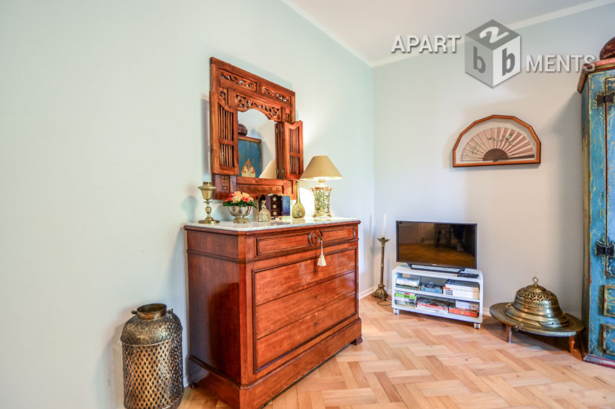 Mediterran möblierte Maisonettewohnung in Köln-Braunsfeld
