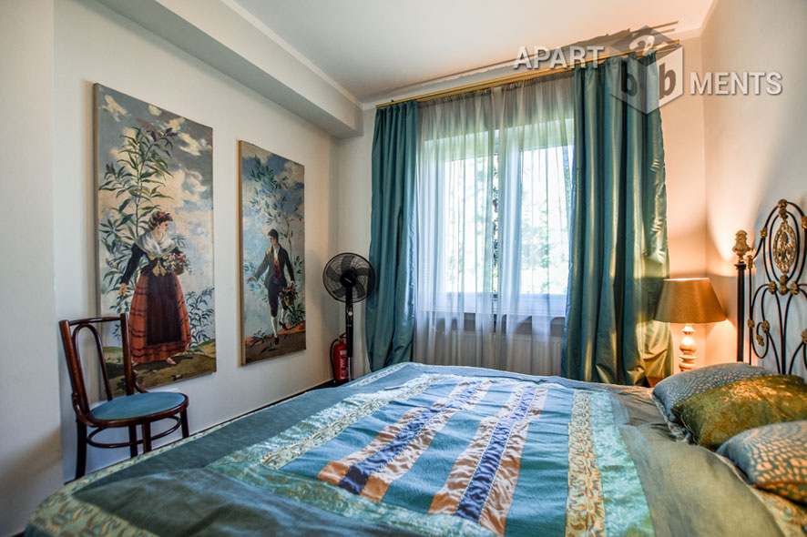 Mediterran möblierte Maisonettewohnung in Köln-Braunsfeld