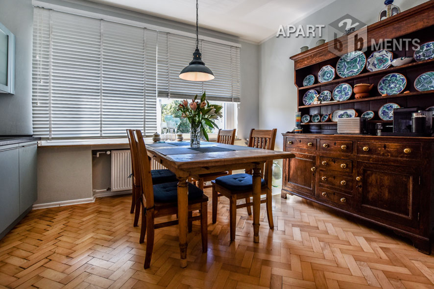 Mediterran möblierte Maisonettewohnung in Köln-Braunsfeld