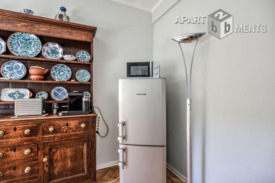 Mediterran möblierte Maisonettewohnung in Köln-Braunsfeld