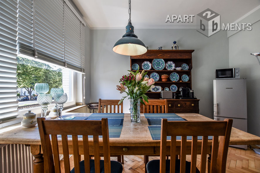 Mediterran möblierte Maisonettewohnung in Köln-Braunsfeld