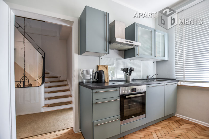 Mediterran möblierte Maisonettewohnung in Köln-Braunsfeld