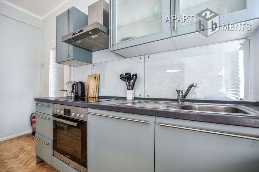 Mediterran möblierte Maisonettewohnung in Köln-Braunsfeld