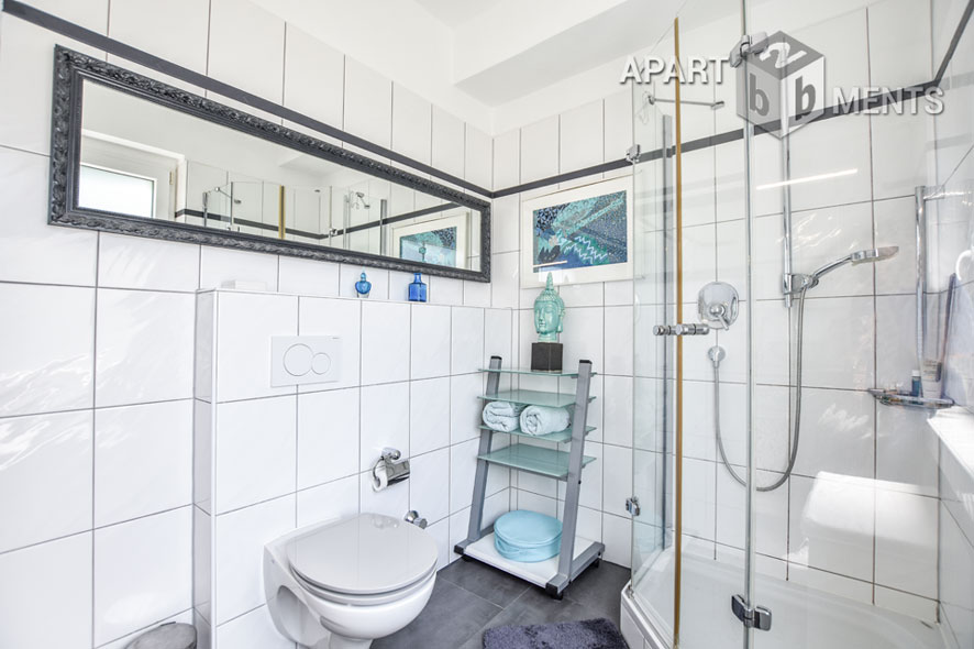 Mediterran möblierte Maisonettewohnung in Köln-Braunsfeld