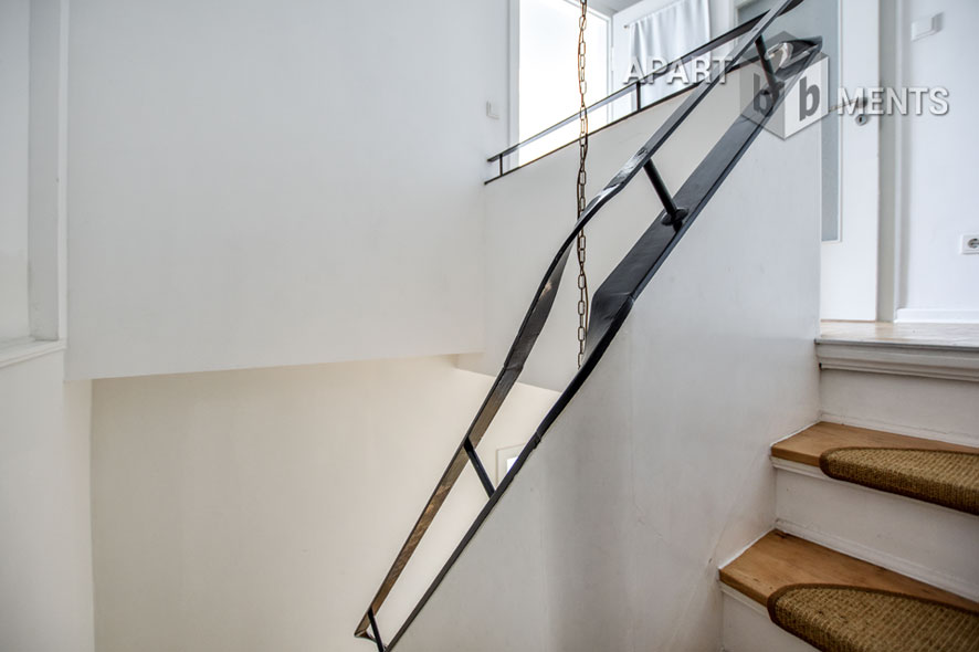 Mediterran möblierte Maisonettewohnung in Köln-Braunsfeld