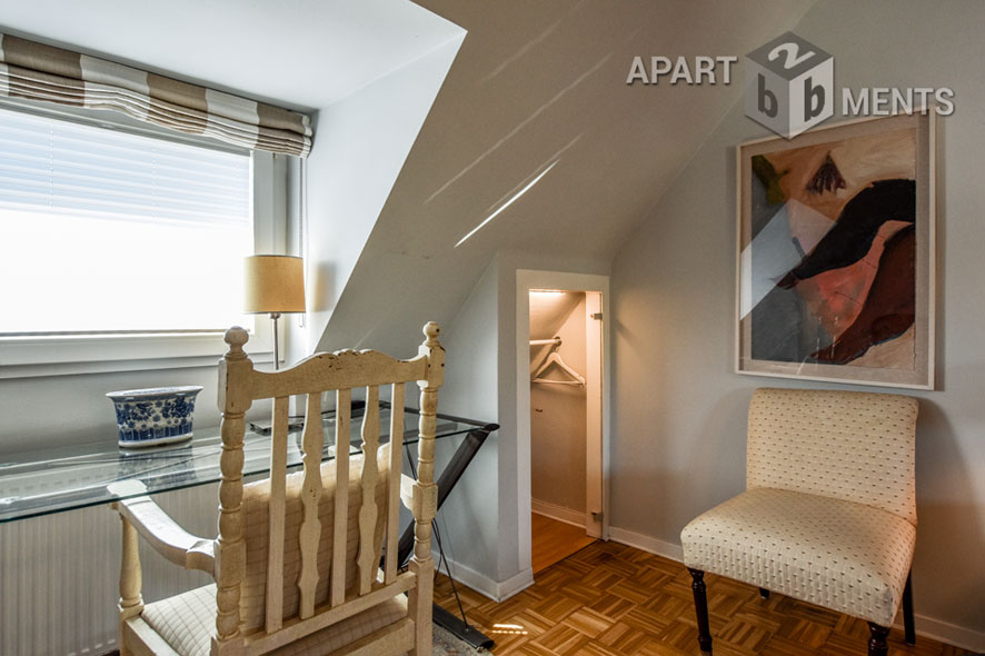 Mediterran möblierte Maisonettewohnung in Köln-Braunsfeld