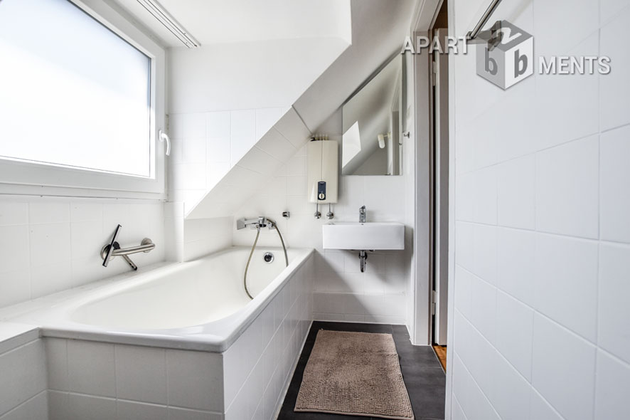 Mediterran möblierte Maisonettewohnung in Köln-Braunsfeld