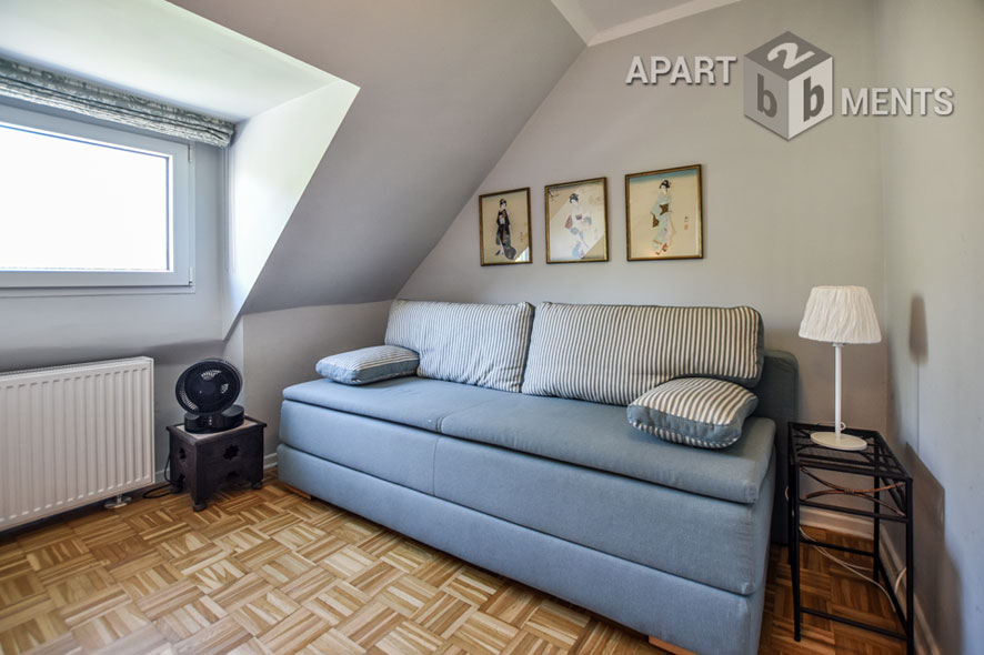 Mediterran möblierte Maisonettewohnung in Köln-Braunsfeld