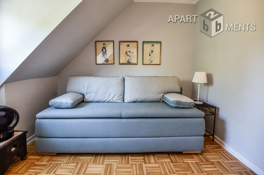 Mediterran möblierte Maisonettewohnung in Köln-Braunsfeld