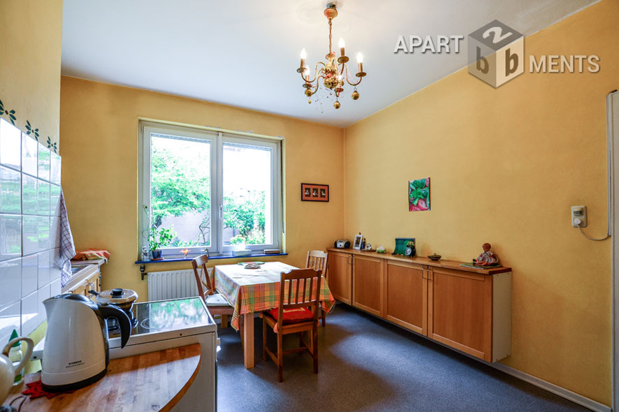 Stylish furnished corner house with garden in Cologne-Poll