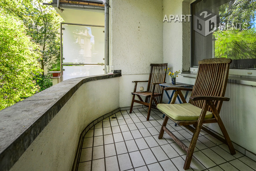 Modern möblierte Wohnung mit Balkon in Altstadt-Süd direkt am Volksgarten