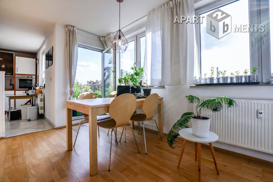 Modern furnished apartment with balcony in Cologne-Neuehrenfeld