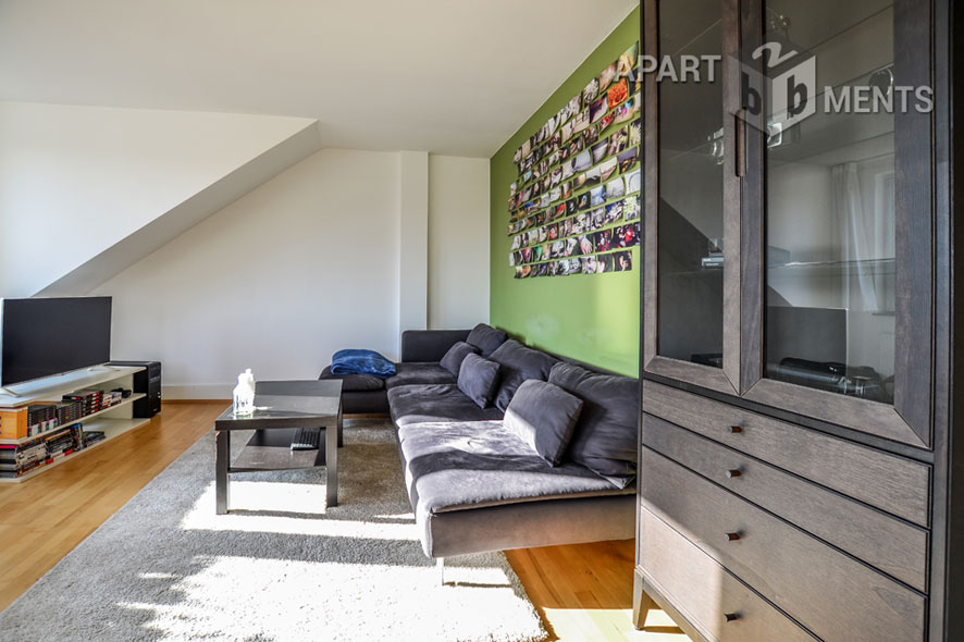 Modern furnished apartment with balcony in Cologne-Neuehrenfeld