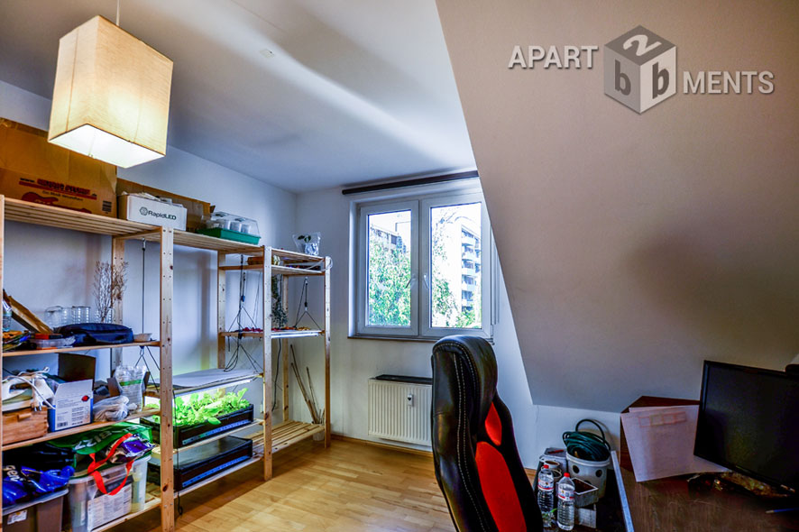 Modern möblierte Wohnung mit Balkon in Köln-Neuehrenfeld