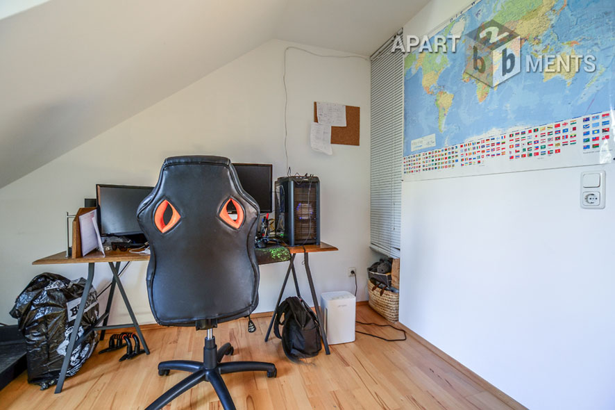 Modern möblierte Wohnung mit Balkon in Köln-Neuehrenfeld