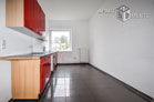 Unmöblierte und verkehrsgünstig gelegene Wohnung mit Einbauküche in Köln-Dellbrück