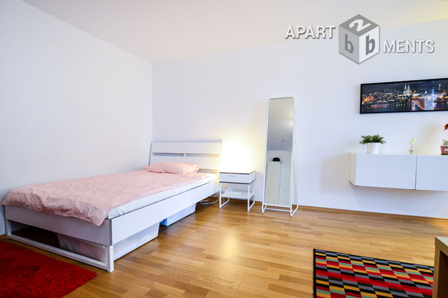 Modern furnished apartment in best city location in Cologne-Altstadt-Süd