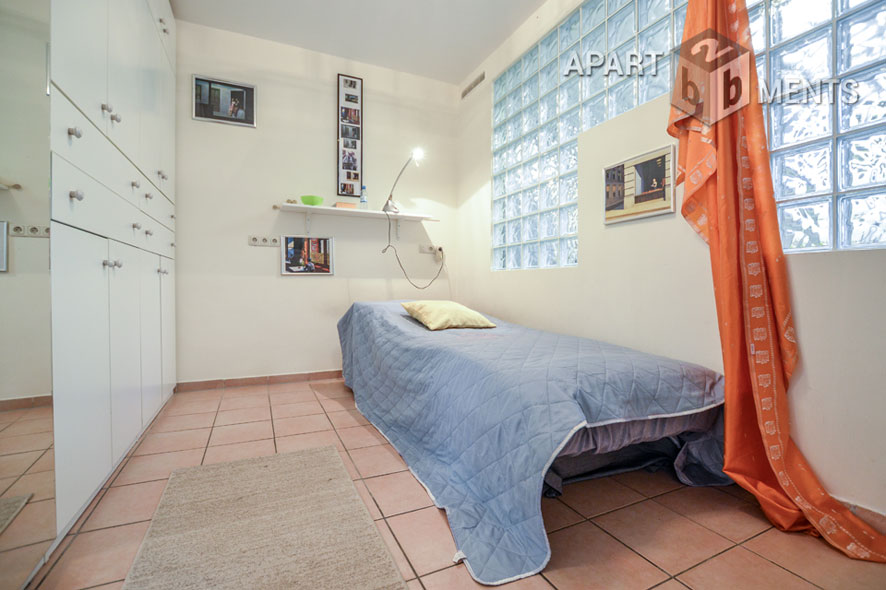 Möblierte Wohnung mit zwei Balkonen in Köln-Deutz