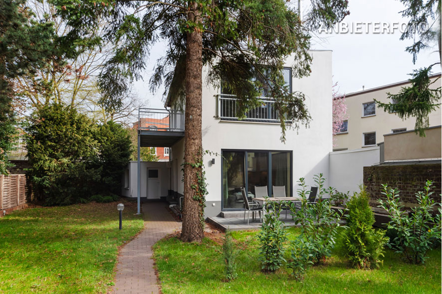 Modern furnished apartment with terrace in Cologne-Lindenthal