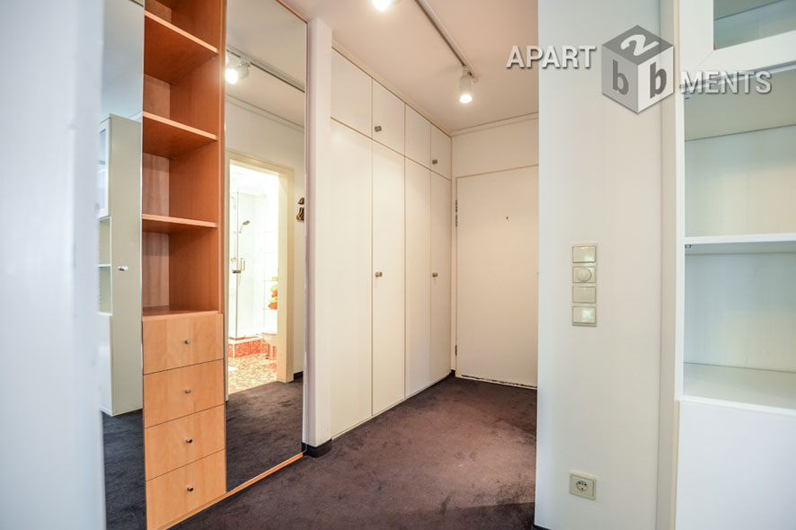 Hochwertig möbliertes Apartment mit verglaster Loggia in Köln-Altstadt-Nord